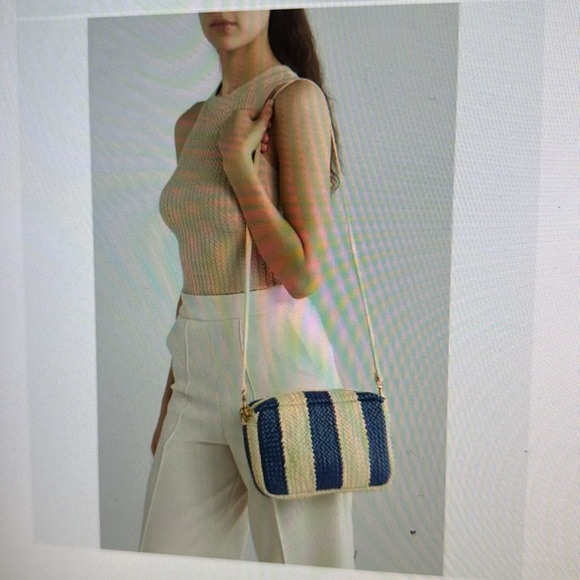 ❤️❤️❤️ Host Pick Clara V. Marisol Woven Leather Crossbody Bag❤️❤️❤️❤️
Clare V. - Picture 5 of 13